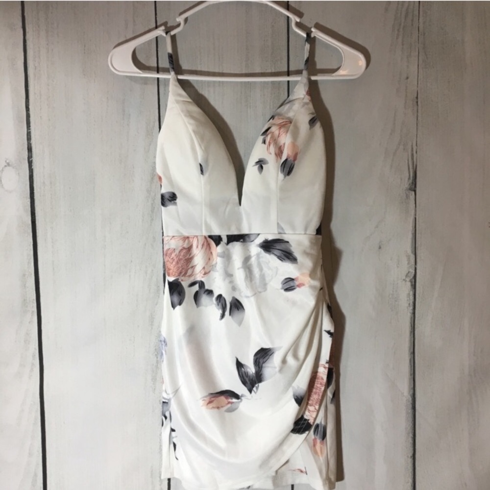 Holly Molly floral dress! US 4 AUS 8 size small